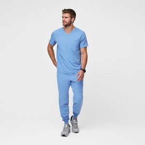 This Kit includes Leon™ Three-Pocket Scrub Top, and Tansen™ Jogger Scrub Pants.